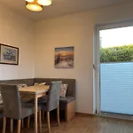 بيت للعطل Mit Garten In